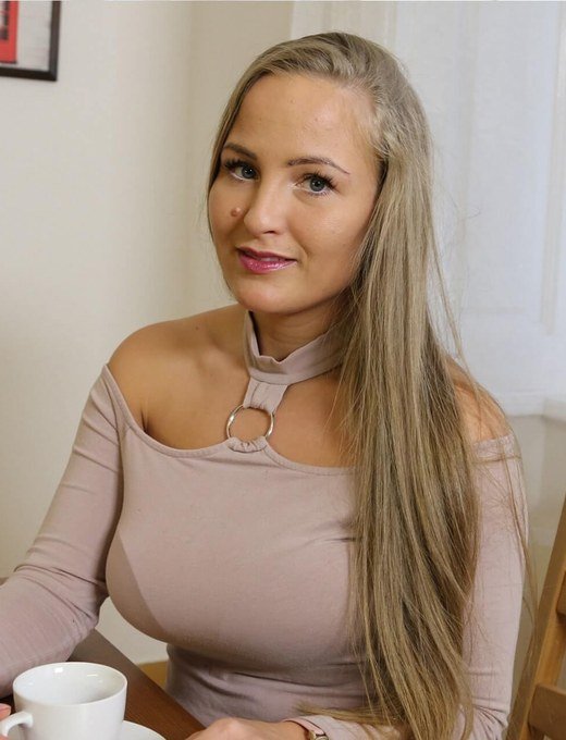 CallMeChat girl profile 5